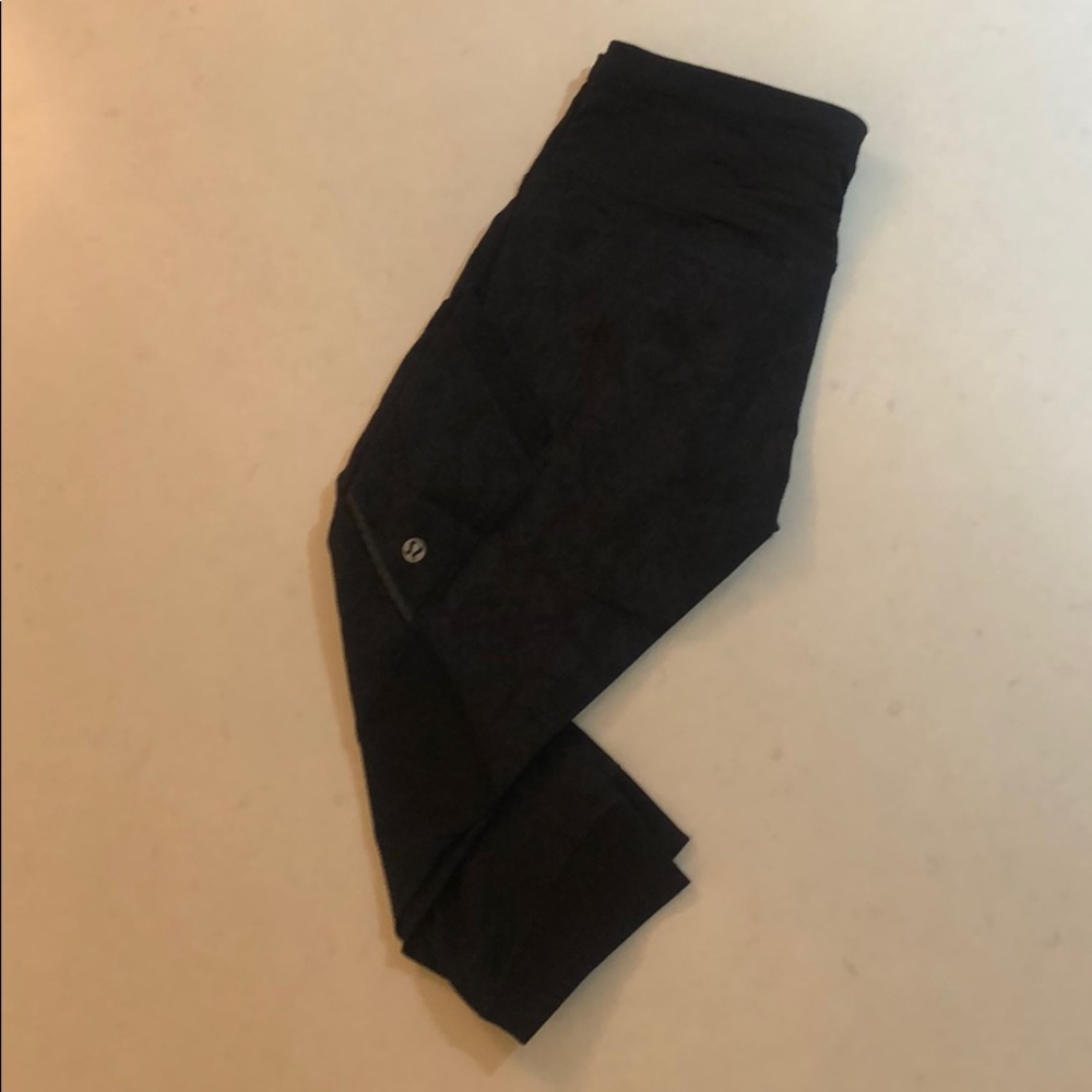 Lululemon Capri Leggings Size 6